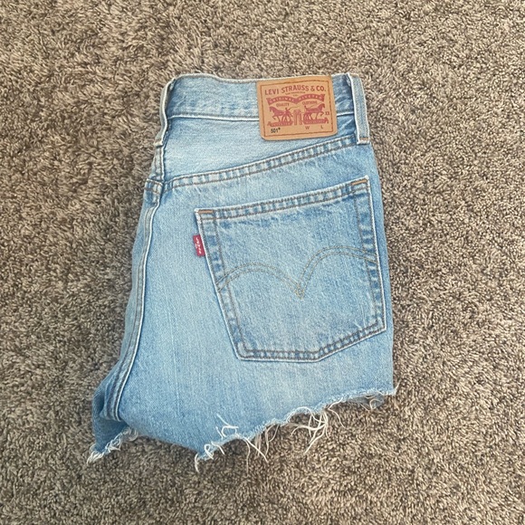 Levi short shorts - Picture 3 of 5